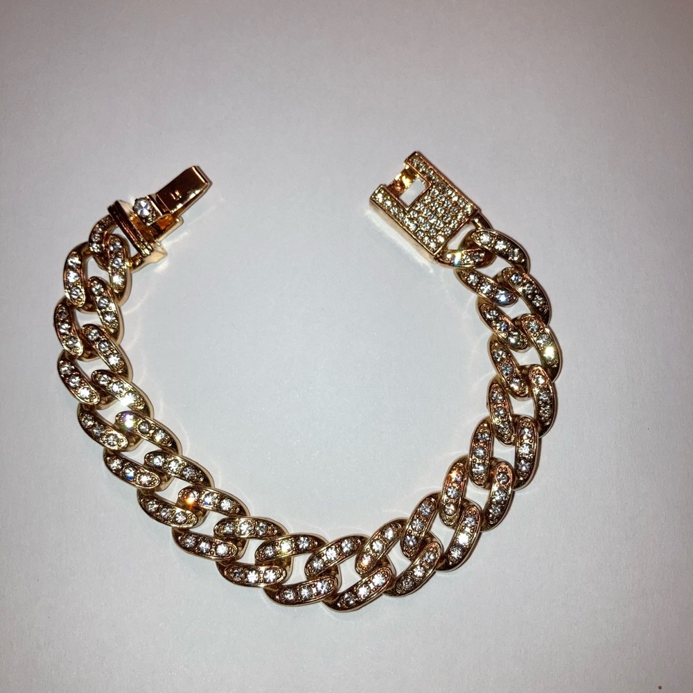 Gold Cuban link bracelet Bling!!!